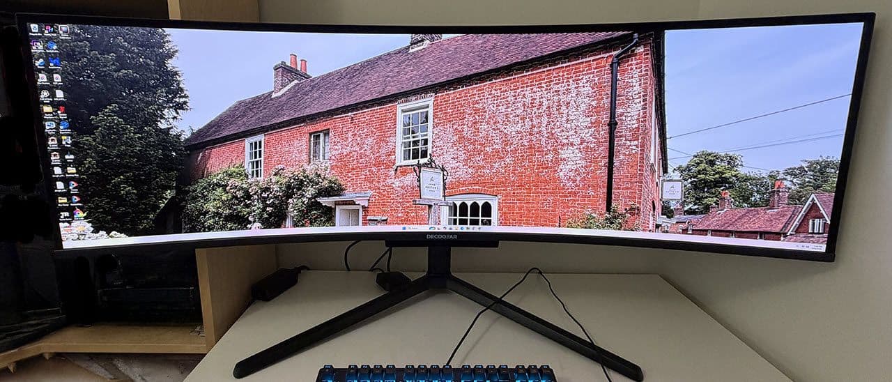 Exploring the Benefits and Challenges of Mini-LED Technology in PC Monitors